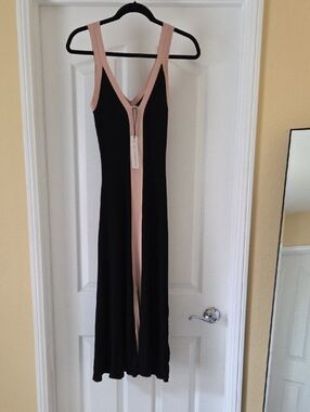 Self Contrast V-neck Dress